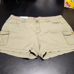 Natural Reflections green cargo shorts Sz 16